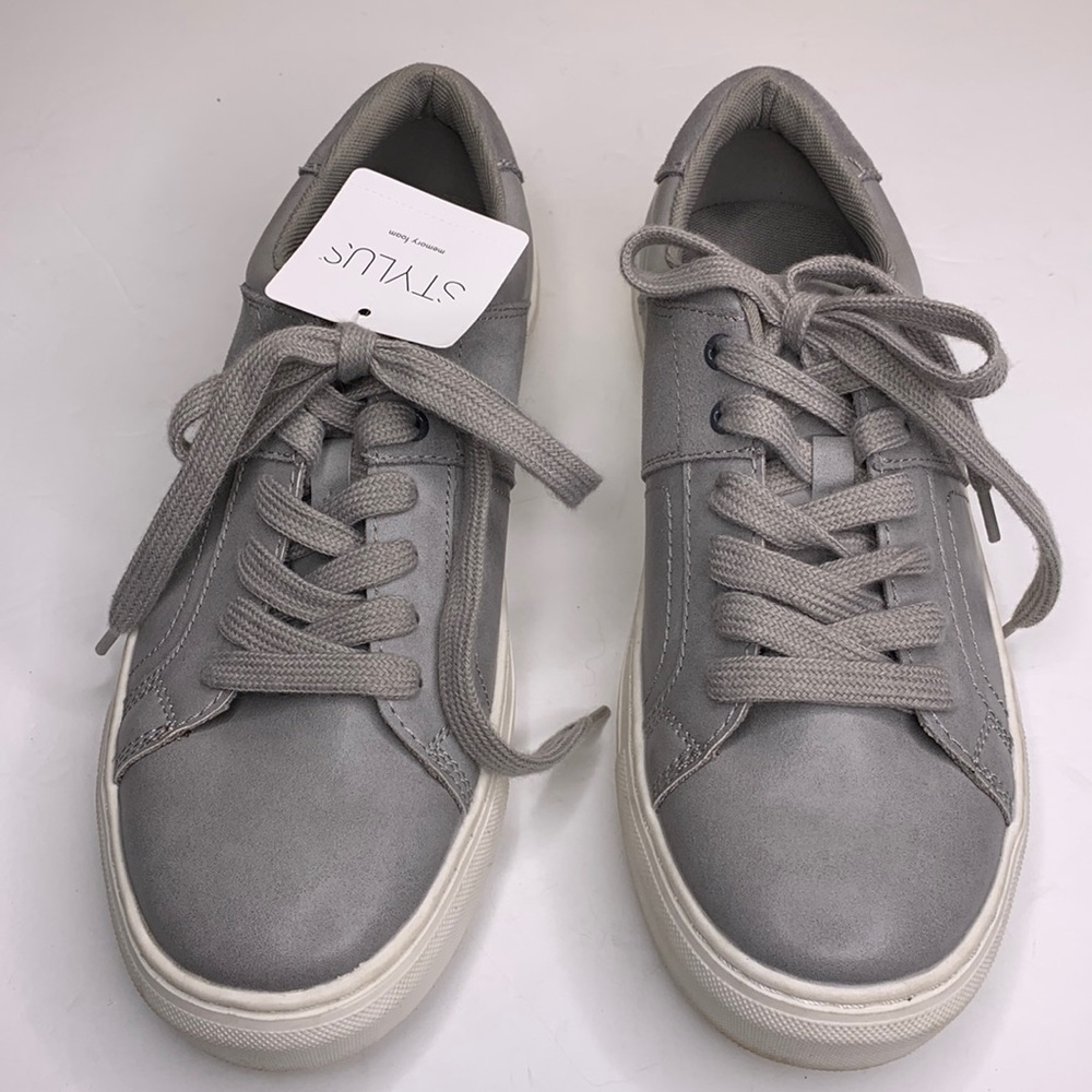 STYLUS Men’s Sneakers Gray Suede Trim SAUNTER Memory Foam Insoles NWT 8 Med